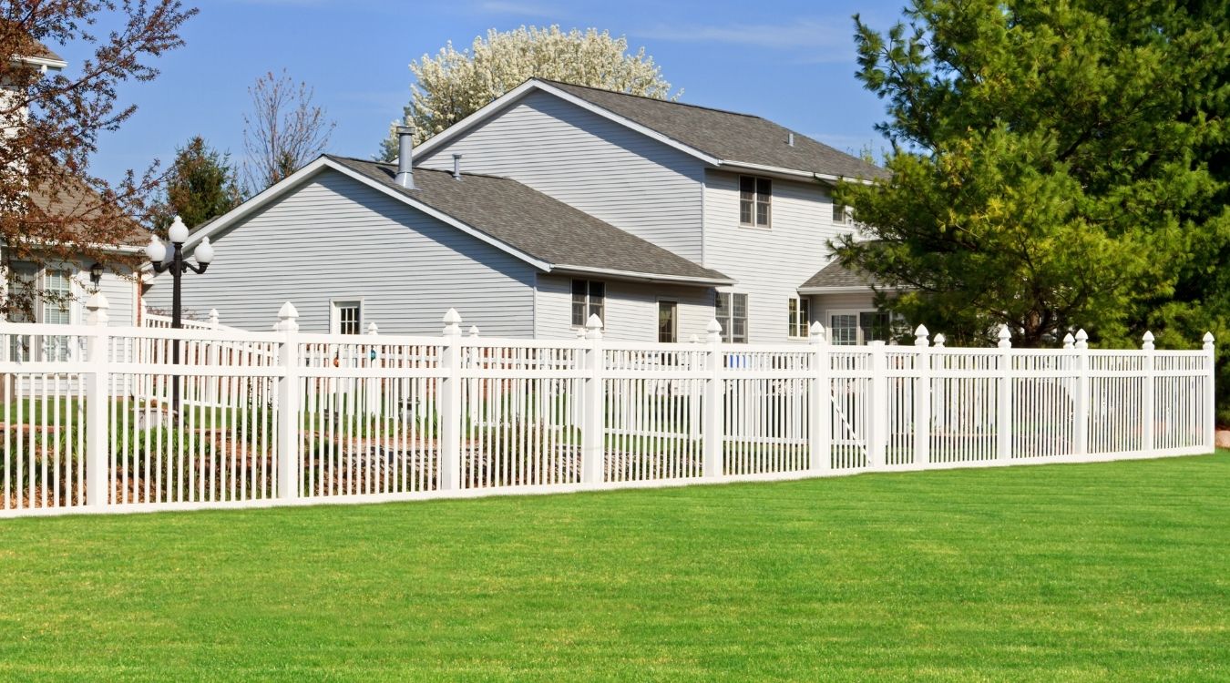 Klamath Falls Fence Repair Synthetic Vinyl Fence PVC short fence