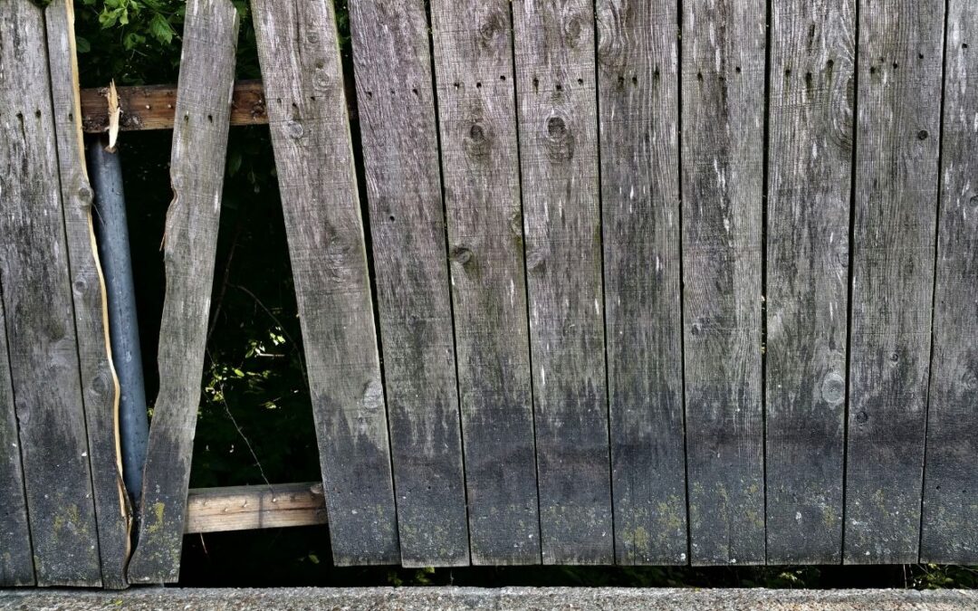 How to Replace a Broken Fence Panel